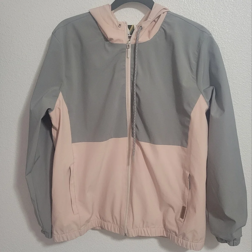 Voyager hoodie jacket feels like windbreaker material size small
